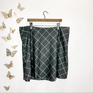 🦋🌙 LOFT | Classic Black Plaid Bell Skirt